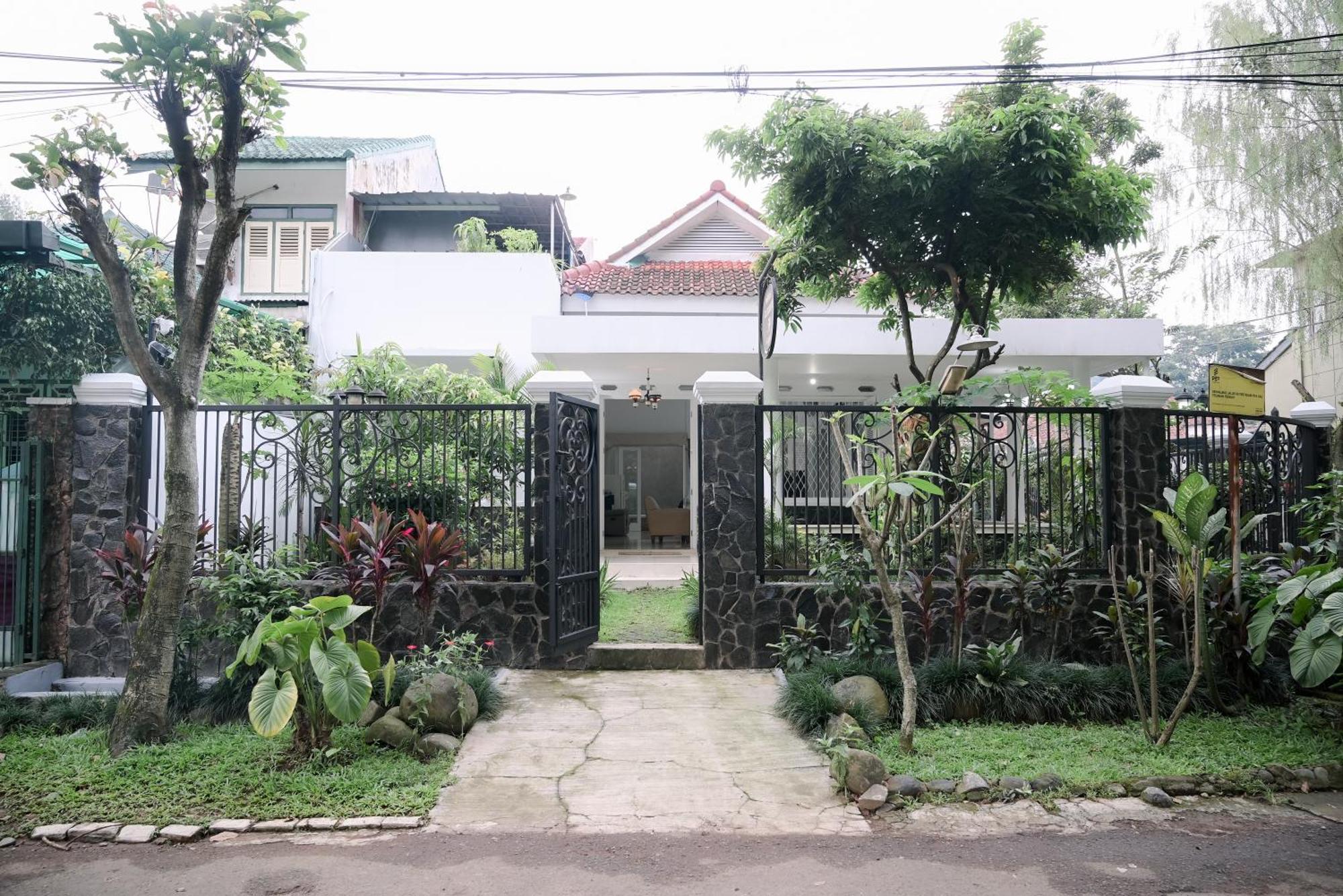Kirana Guest House Bogor Zewnętrze zdjęcie
