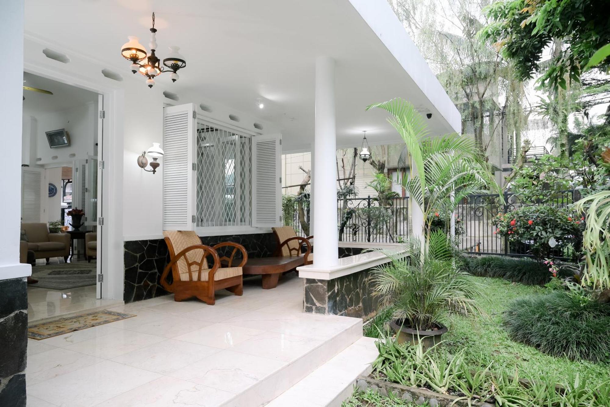 Kirana Guest House Bogor Zewnętrze zdjęcie